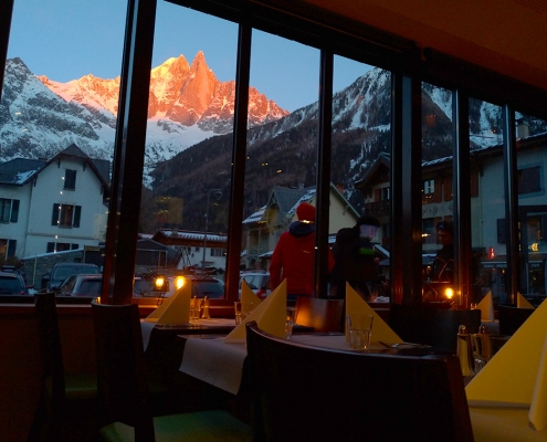 Restaurant & Bar - Les Praz de Chamonix | Pizza | Apres Ski